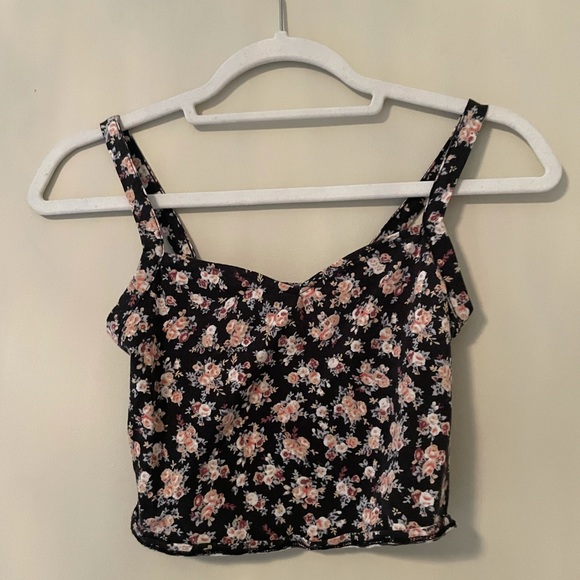 URBAN OUTFITTERS crop tank - Picture 1 of 4